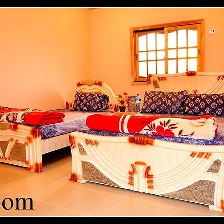Palm Valley Hotel Sukkur Екстер'єр фото