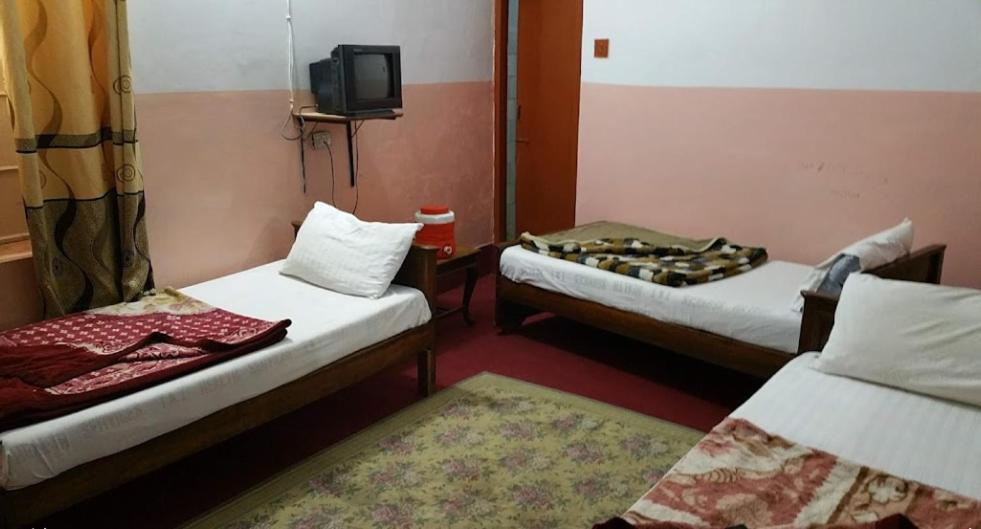 Palm Valley Hotel Sukkur Екстер'єр фото